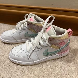 💯 Authentic Girls Nike Jordan Ice Cream 1 Mid SE GS size 3